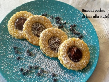 Biscotti occhio di bue alla  crema di nocciole